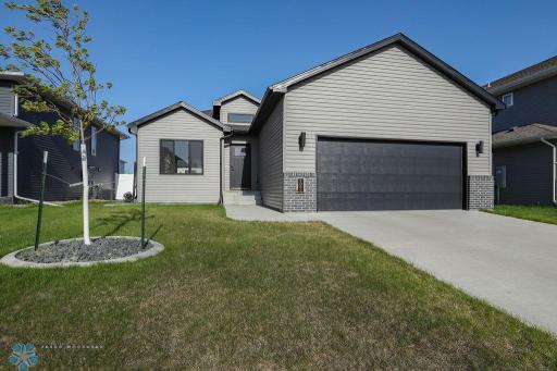 1082 Ashley Drive W, West Fargo, ND 58078