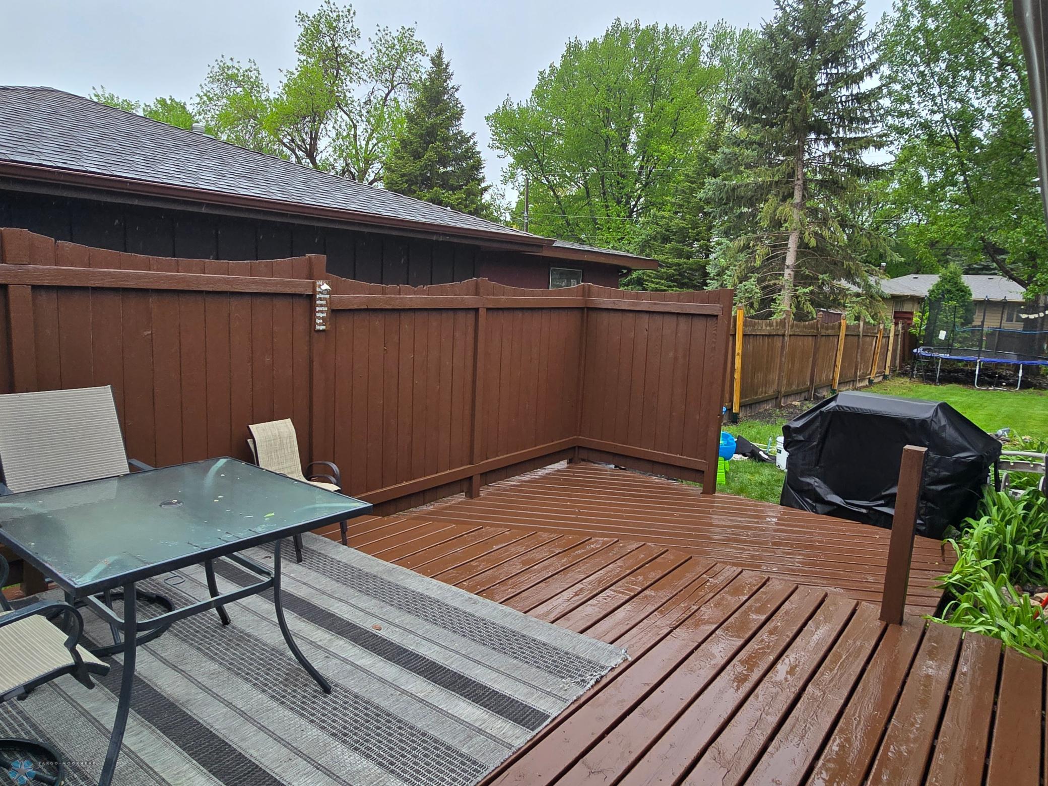 Deck with privacy fence