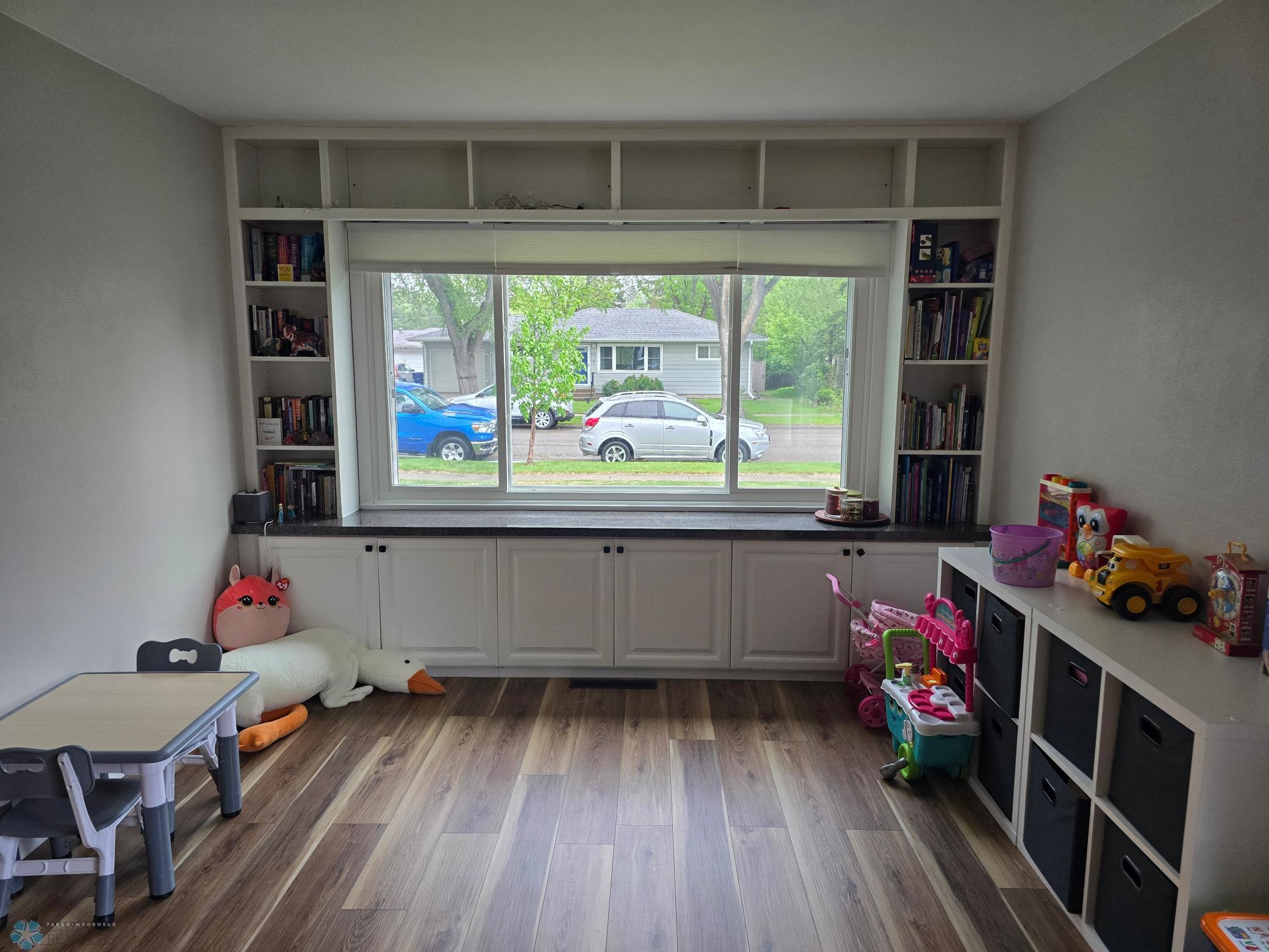 built-ins off livingroom