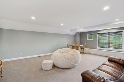 Game night, relaxing with friends, school project, movie night? This room is the place to be!