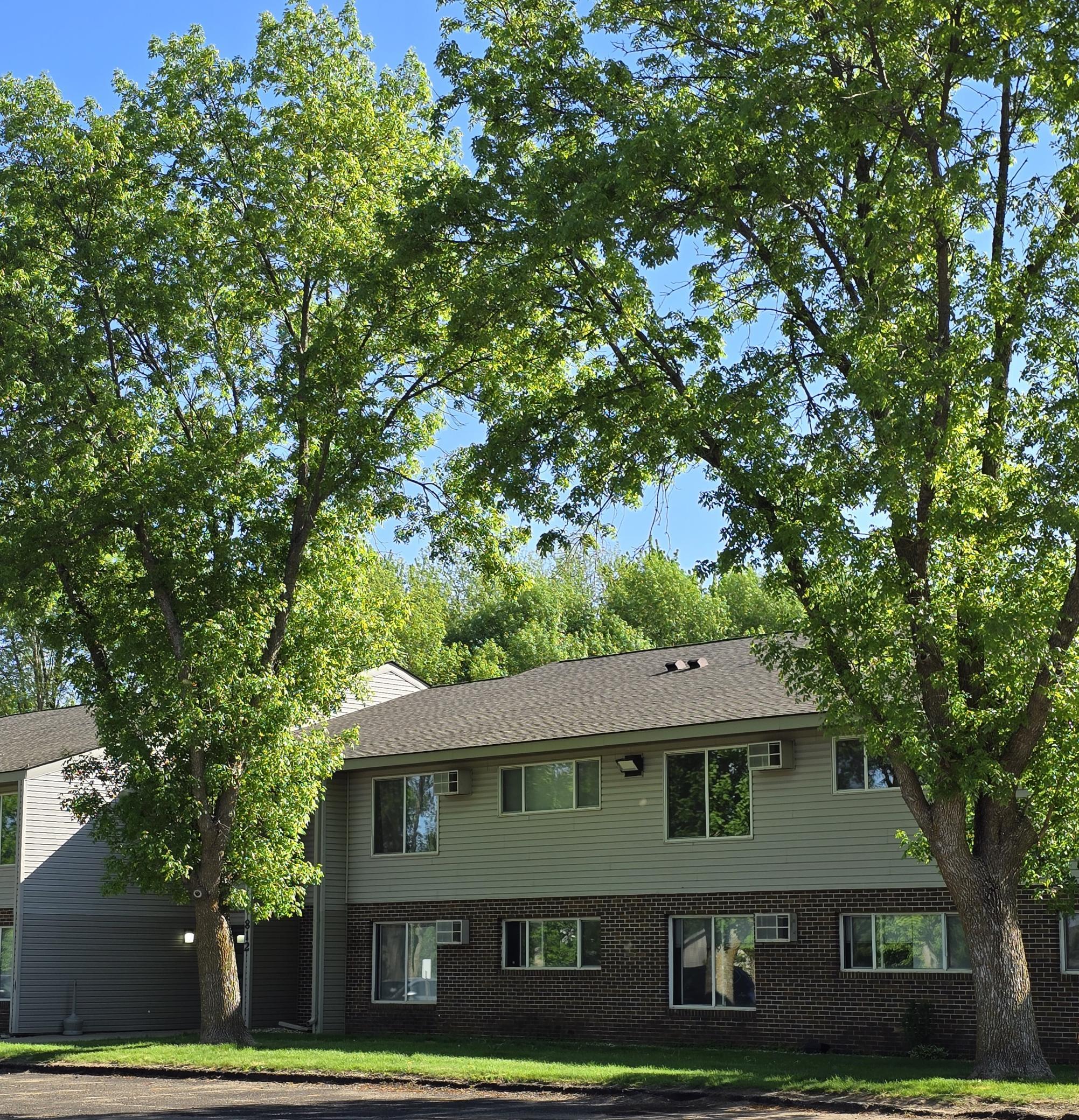 6721648