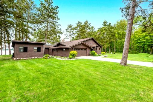 22855 E Lake Hubert Drive, Brainerd, MN 56401
