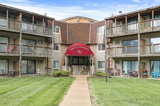 2009 E 122nd Street, C9, Burnsville, MN 55337