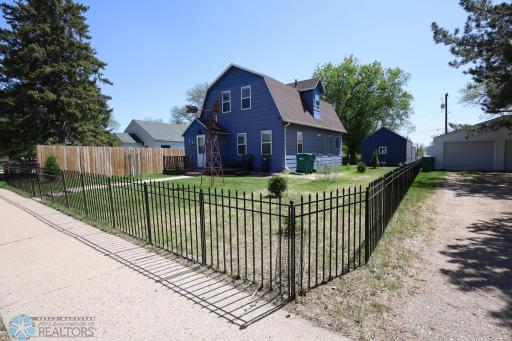 327 2nd Street NW, Mayville, ND 58257