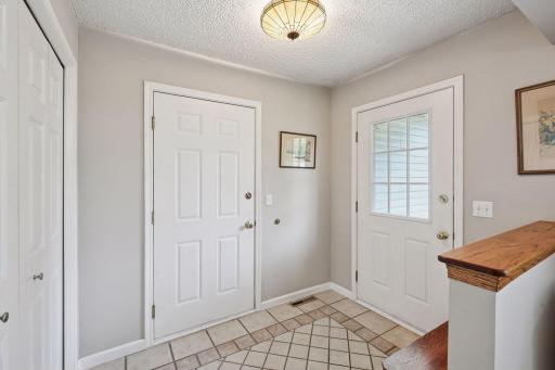 985 Carriage Hills Drive, Chaska, MN 55318