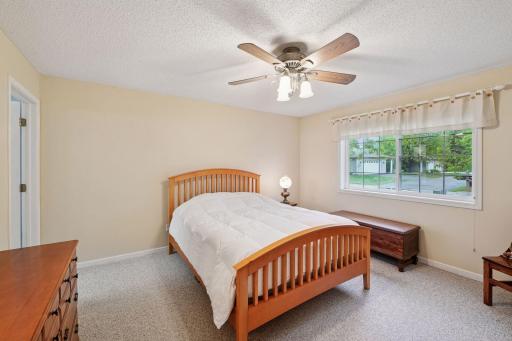 985 Carriage Hills Drive, Chaska, MN 55318