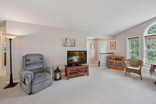985 Carriage Hills Drive, Chaska, MN 55318