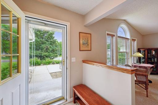 985 Carriage Hills Drive, Chaska, MN 55318
