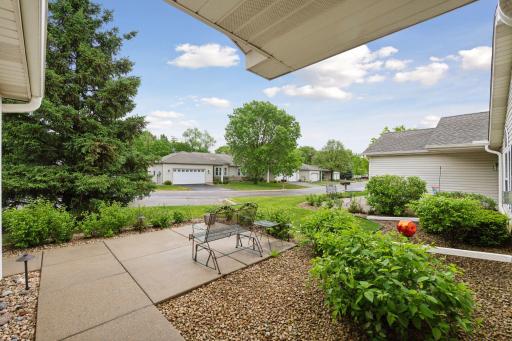 985 Carriage Hills Drive, Chaska, MN 55318