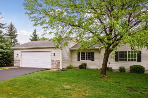 985 Carriage Hills Drive, Chaska, MN 55318