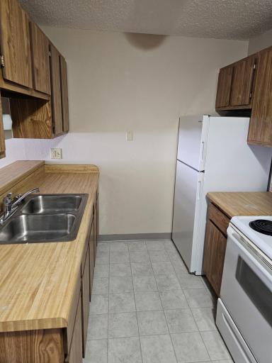 1757 4th Avenue, 9, Windom, MN 56101