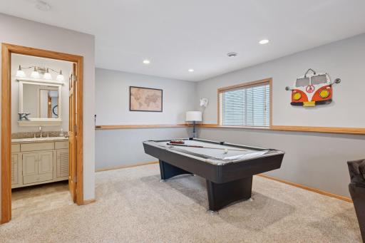 1607 Maple Avenue, Buffalo, MN 55313