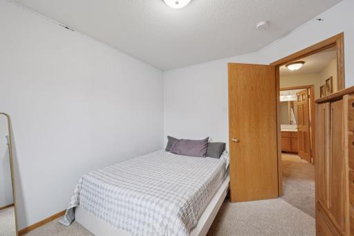 1607 Maple Avenue, Buffalo, MN 55313