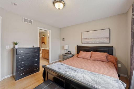 1607 Maple Avenue, Buffalo, MN 55313