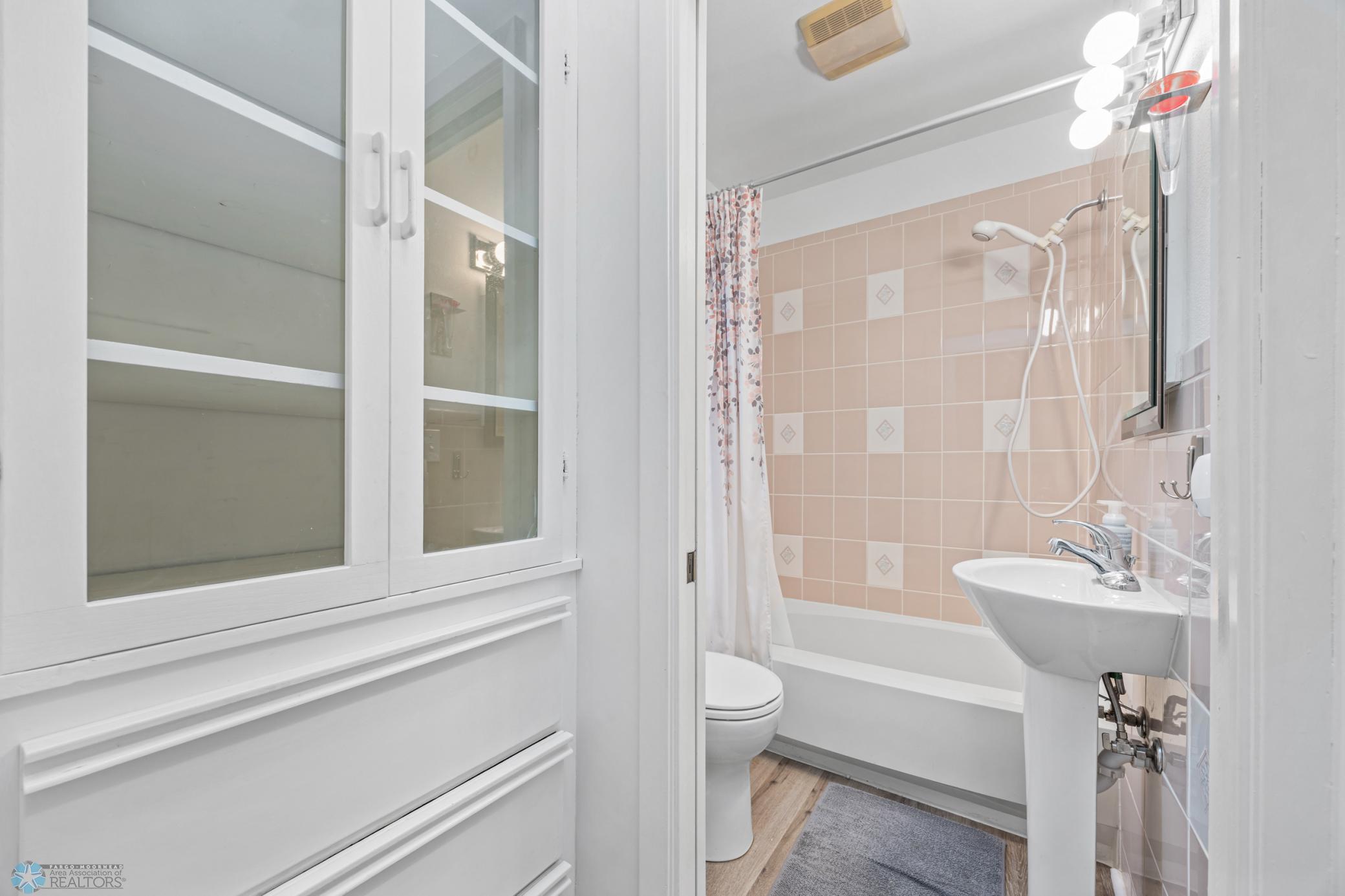 Main floor Bathroom