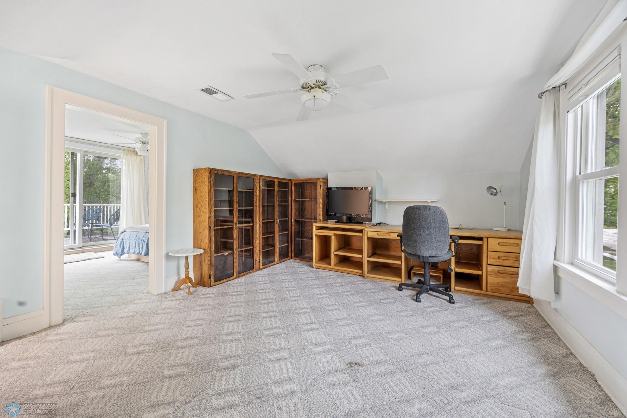 Bedroom/flex space