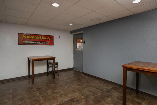 21-web-or-mls-21-Restaurant.jpg