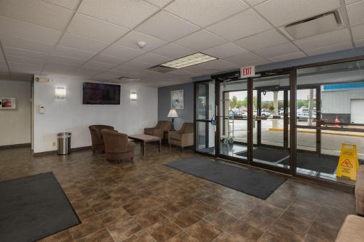 19-web-or-mls-19-Lobby.jpg