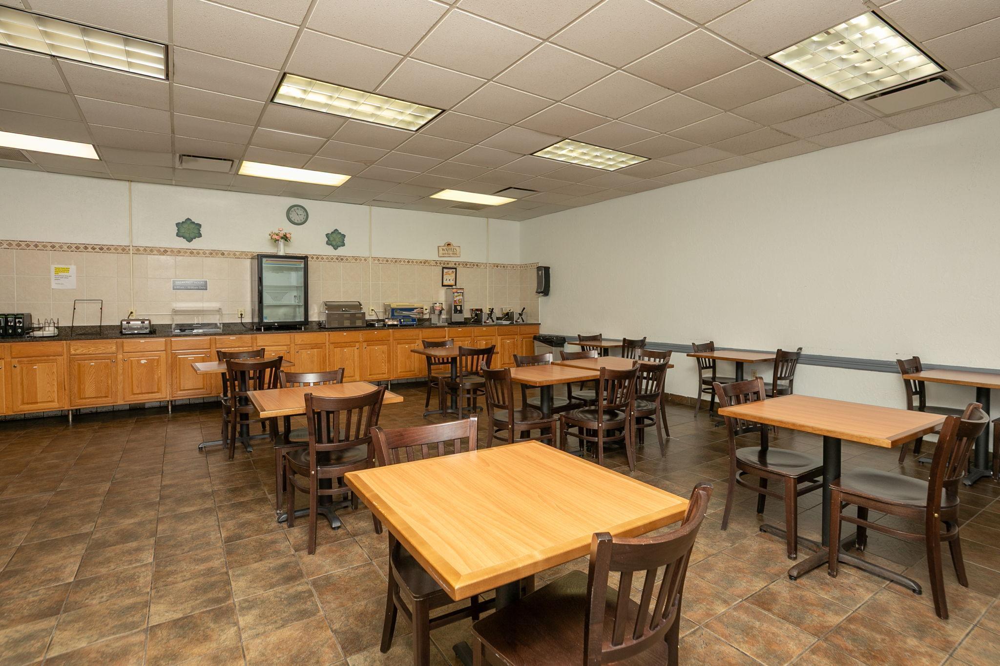 24-web-or-mls-24-Dining Room.jpg