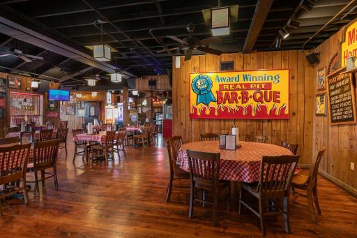 22-web-or-mls-22-Restaurant.jpg