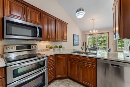 11263 Oregon Circle, Bloomington, MN 55438