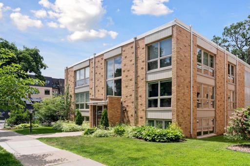 4236 Upton Avenue S, 102, Minneapolis, MN 55410