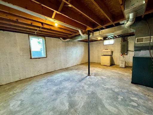 608 Garfield Street SE, Warroad, MN 56763