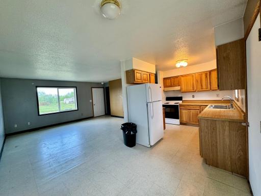 608 Garfield Street SE, Warroad, MN 56763