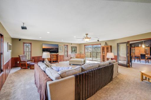 8678 Boiling Springs Lane, Shakopee, MN 55379