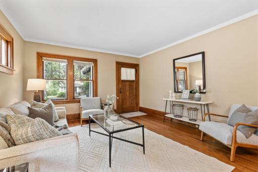 342 Warwick Street, Saint Paul, MN 55105