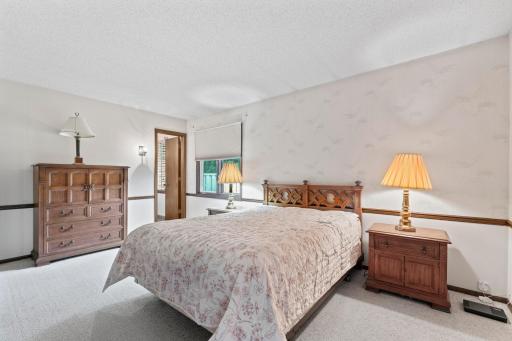 14112 Frontier Lane, Burnsville, MN 55337