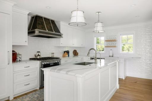 1397 Orono Lane, Wayzata, MN 55391