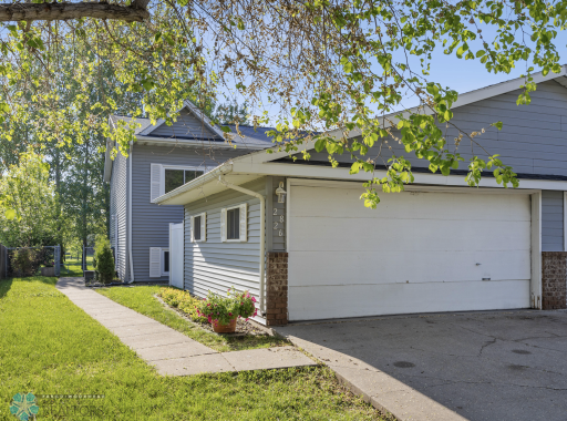 2826 26th St Circle S, Moorhead, MN 56560