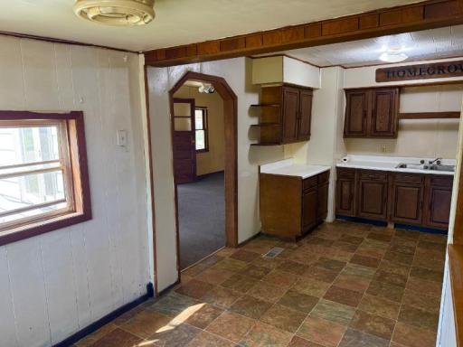 65 6th Avenue S, Motley, MN 56466