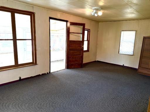 65 6th Avenue S, Motley, MN 56466