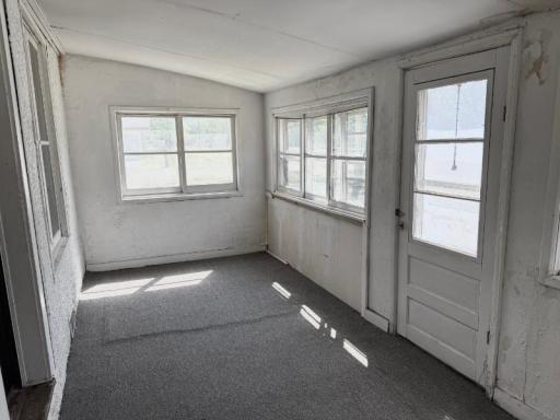 65 6th Avenue S, Motley, MN 56466