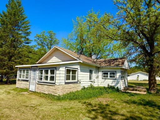 65 6th Avenue S, Motley, MN 56466