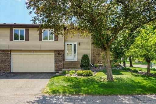 10350 Balsam Lane, Eden Prairie, MN 55347
