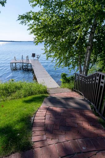 1522 E Shore Drive, Detroit Lakes, MN 56501