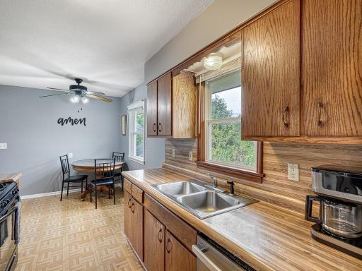 752 109th Avenue NE, Minneapolis, MN 55434