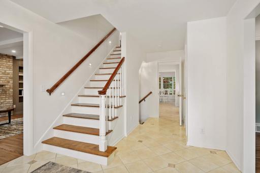 Great center hall floor plan makes for a very nice flow