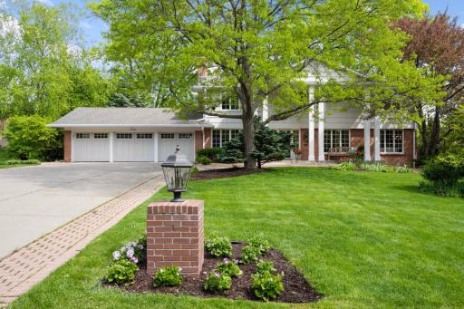 Wonderful 2 story colonial on a quite street in Edina's Parkwood Knolls Neighborhood