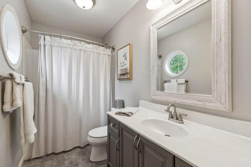 18764 Farmstead Circle, Eden Prairie, MN 55347