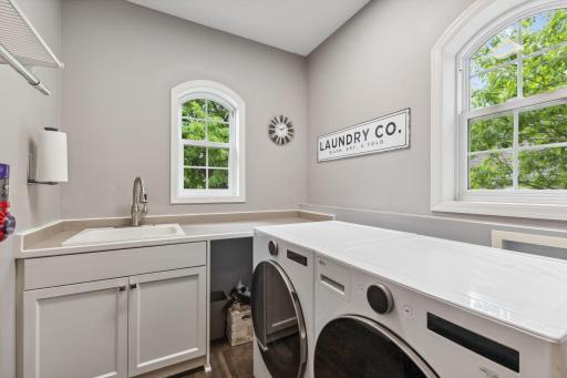 18764 Farmstead Circle, Eden Prairie, MN 55347