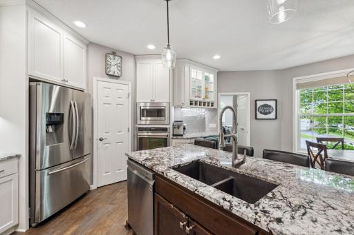 18764 Farmstead Circle, Eden Prairie, MN 55347