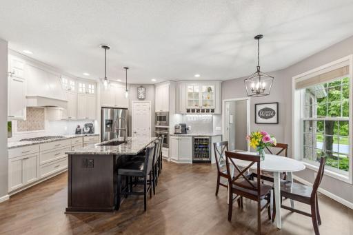 18764 Farmstead Circle, Eden Prairie, MN 55347