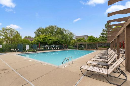 18764 Farmstead Circle, Eden Prairie, MN 55347