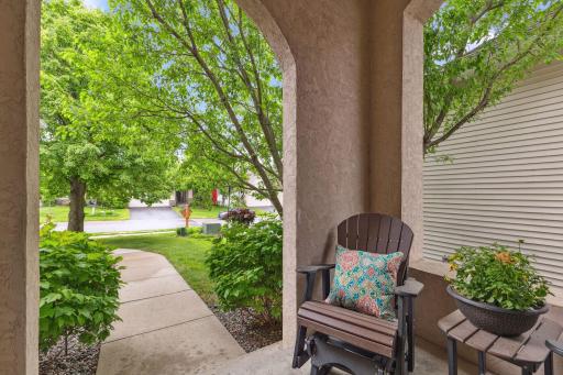 18764 Farmstead Circle, Eden Prairie, MN 55347