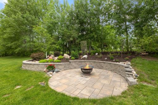 18764 Farmstead Circle, Eden Prairie, MN 55347
