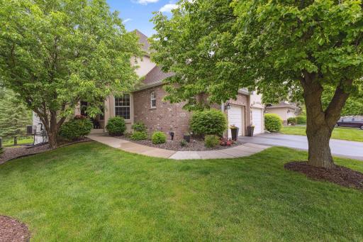 18764 Farmstead Circle, Eden Prairie, MN 55347